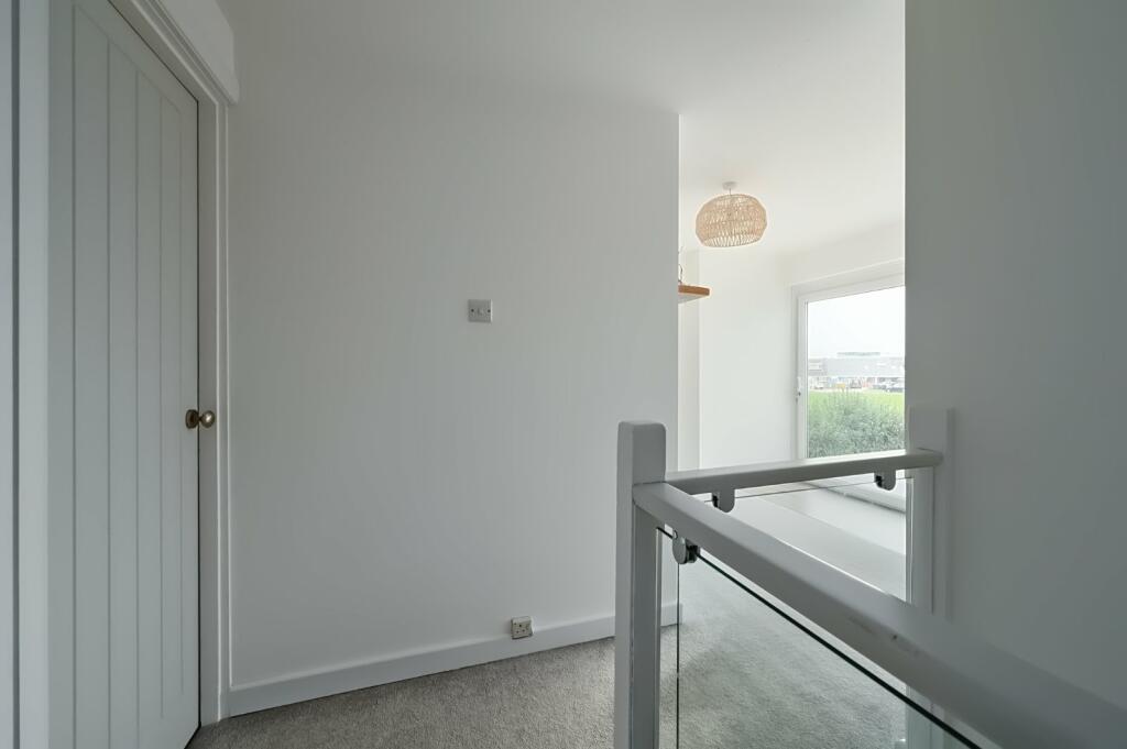 Additional property image - Falcon Close, Shoreham Beach, West Sussex, BN43