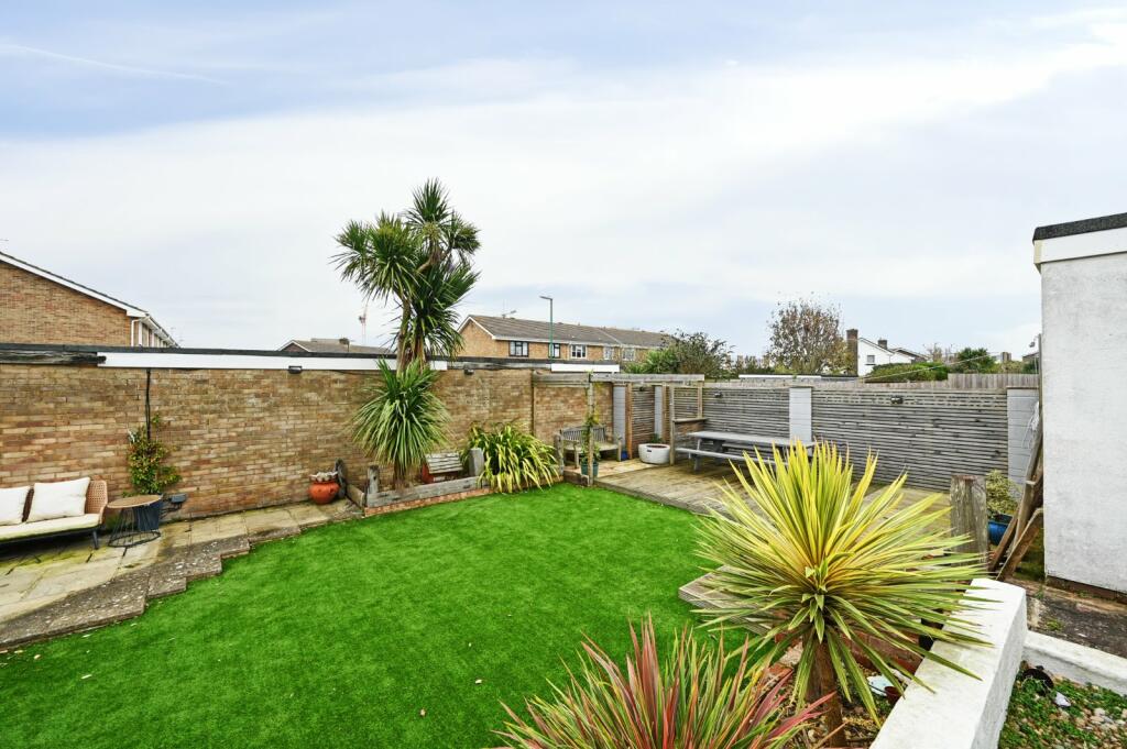 Additional property image - Falcon Close, Shoreham Beach, West Sussex, BN43