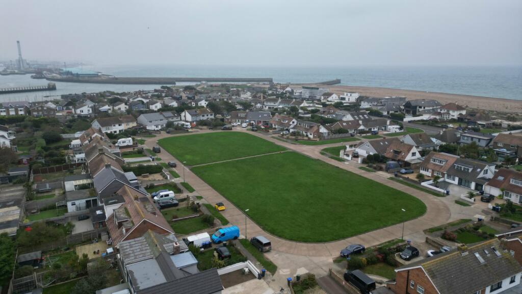 Additional property image - Falcon Close, Shoreham Beach, West Sussex, BN43