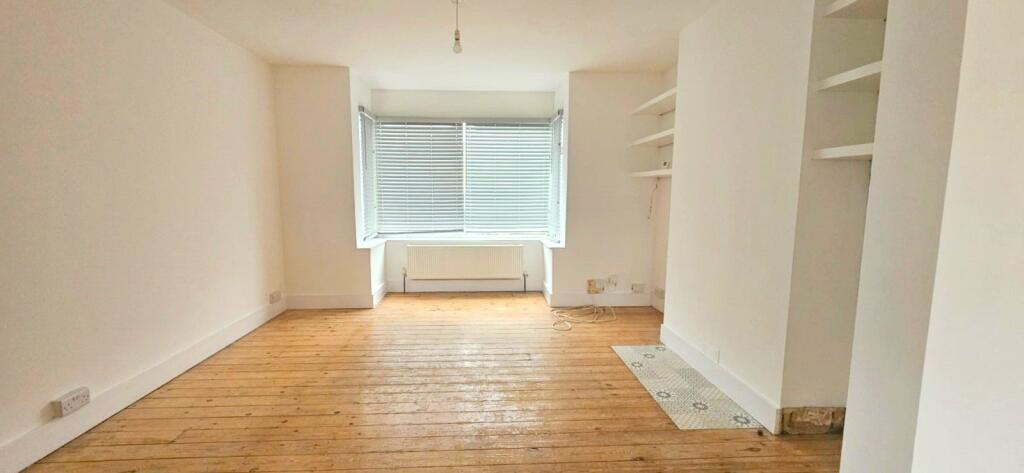 Additional property image - Connaught Avenue, Shoreham By Sea, BN43