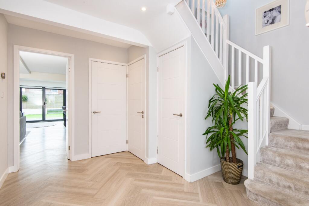 Additional property image - Falcon Close, Shoreham Beach, West Sussex, BN43