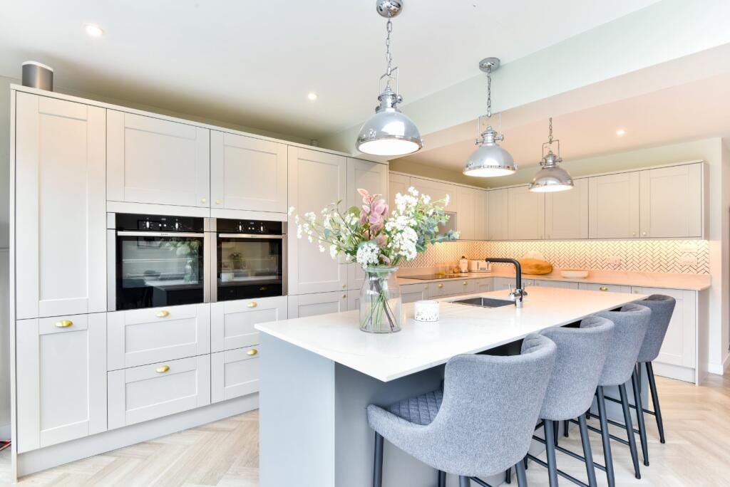 Additional property image - Falcon Close, Shoreham Beach, West Sussex, BN43