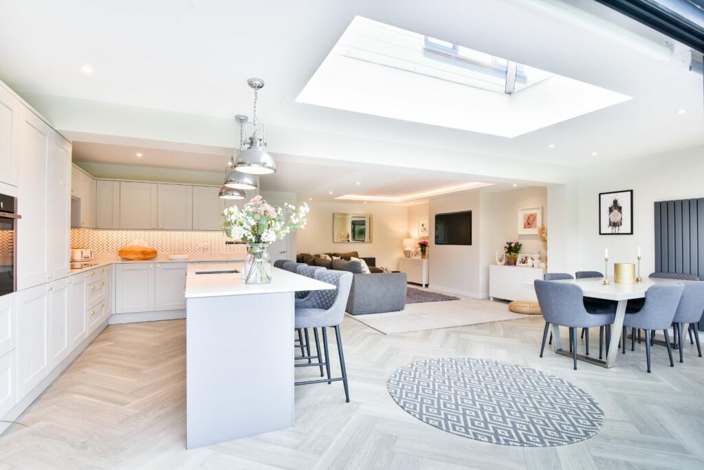 Additional property image - Falcon Close, Shoreham Beach, West Sussex, BN43