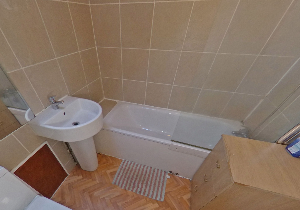 4 bedroom flat for rent in Brudenell Road, Leeds, West Yorkshire, LS6