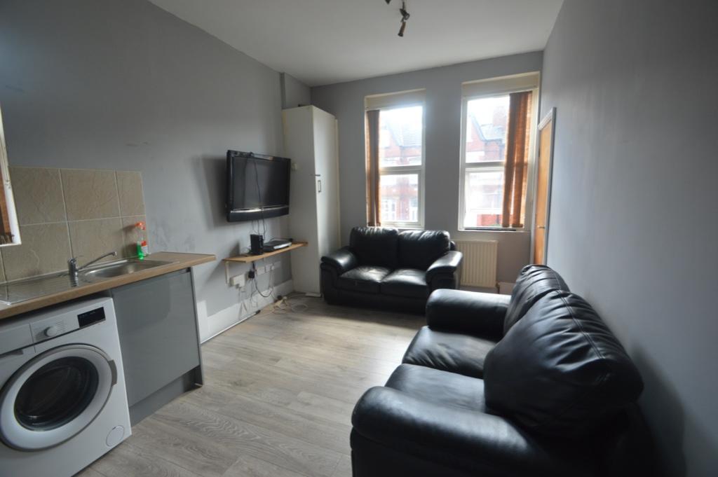 4 bedroom flat for rent in Brudenell Road, Leeds, West Yorkshire, LS6
