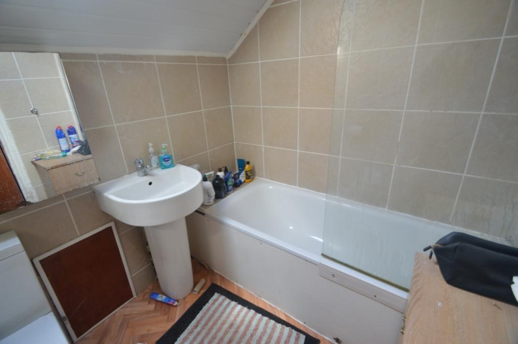 4 bedroom flat for rent in Brudenell Road, Leeds, West Yorkshire, LS6