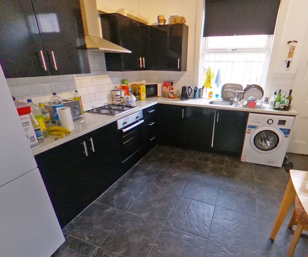 4 bedroom terraced house for rent in Welton Grove, Leeds, West