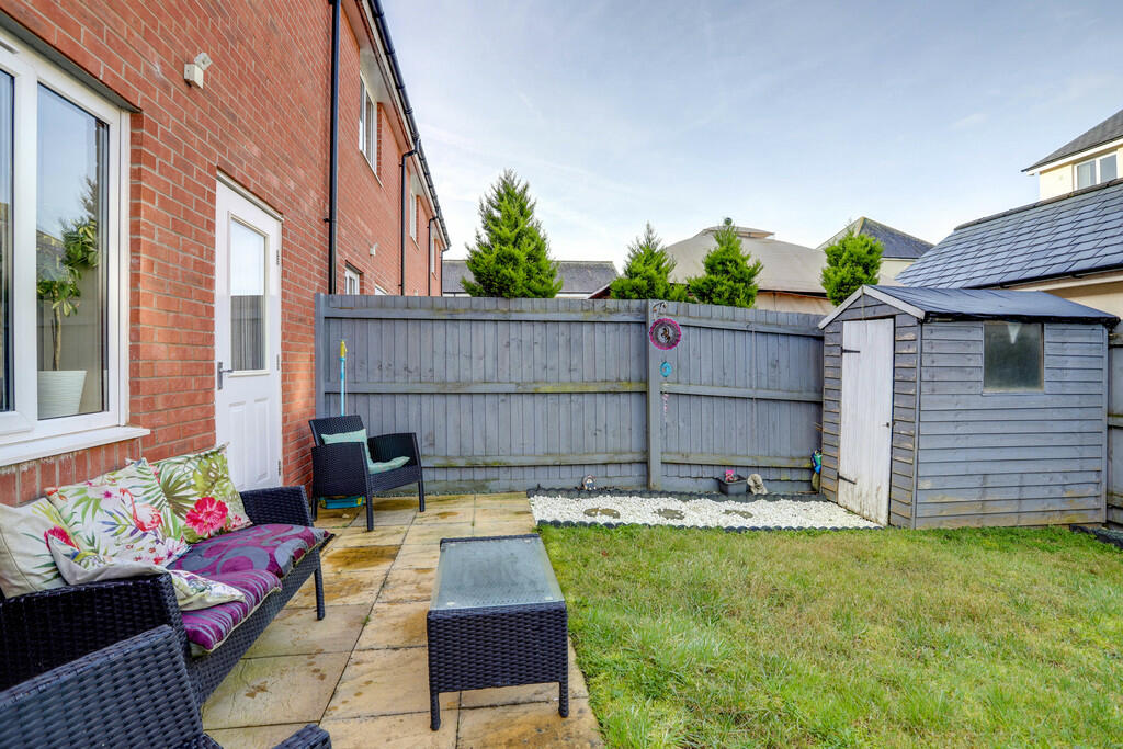 2 bedroom end of terrace house for sale in Burrough Fields, Cranbrook