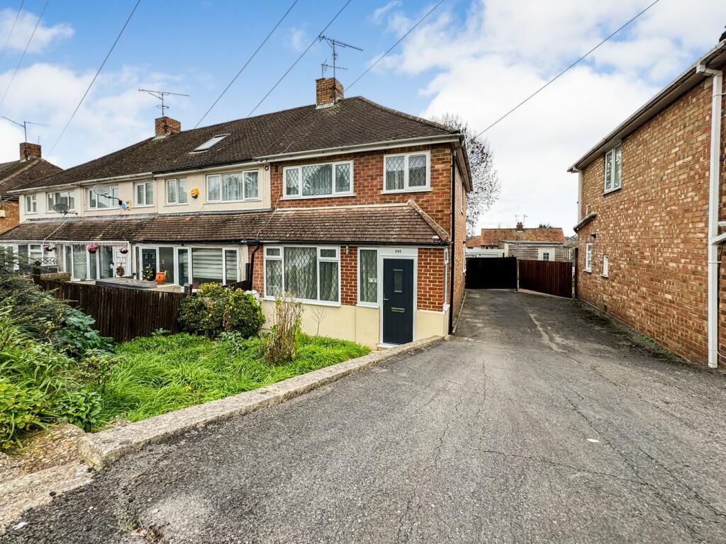 3 bedroom end of terrace house for sale in Thirlmere Avenue, Tilehurst