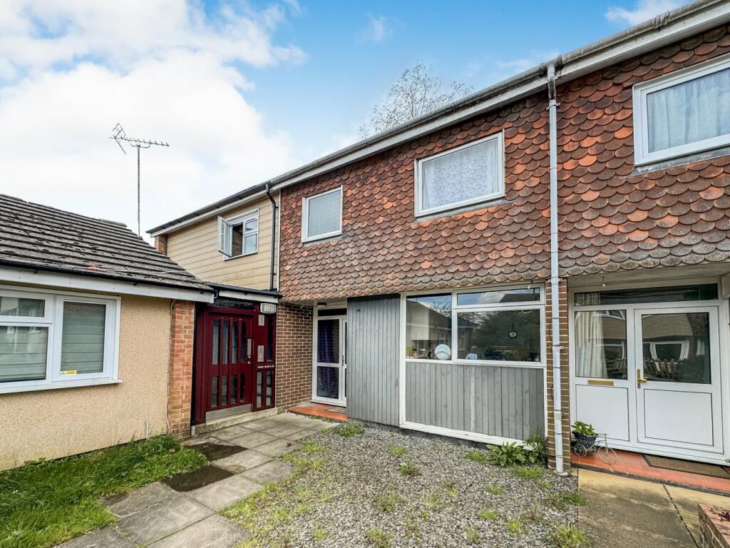 3 bedroom terraced house for sale in Gairn Close, Tilehurst, Reading, RG30