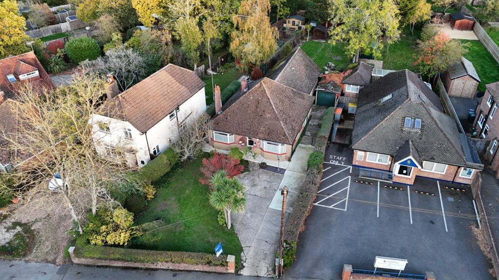 Main image of property: Park Lane, Tilehurst, Reading, RG31