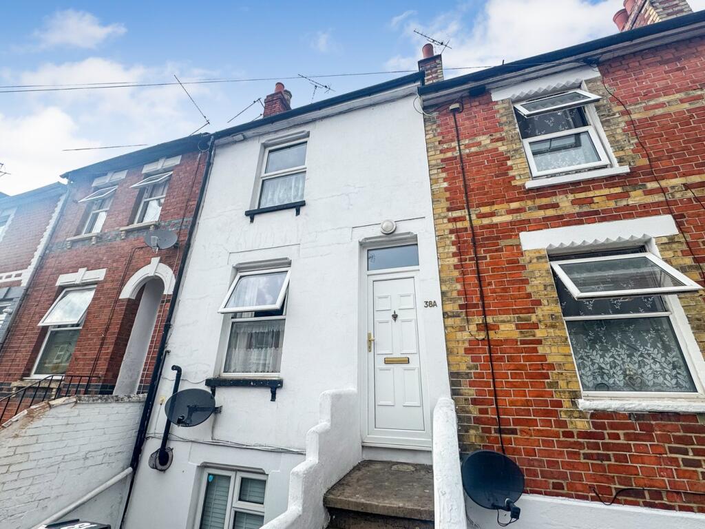 2 bedroom maisonette