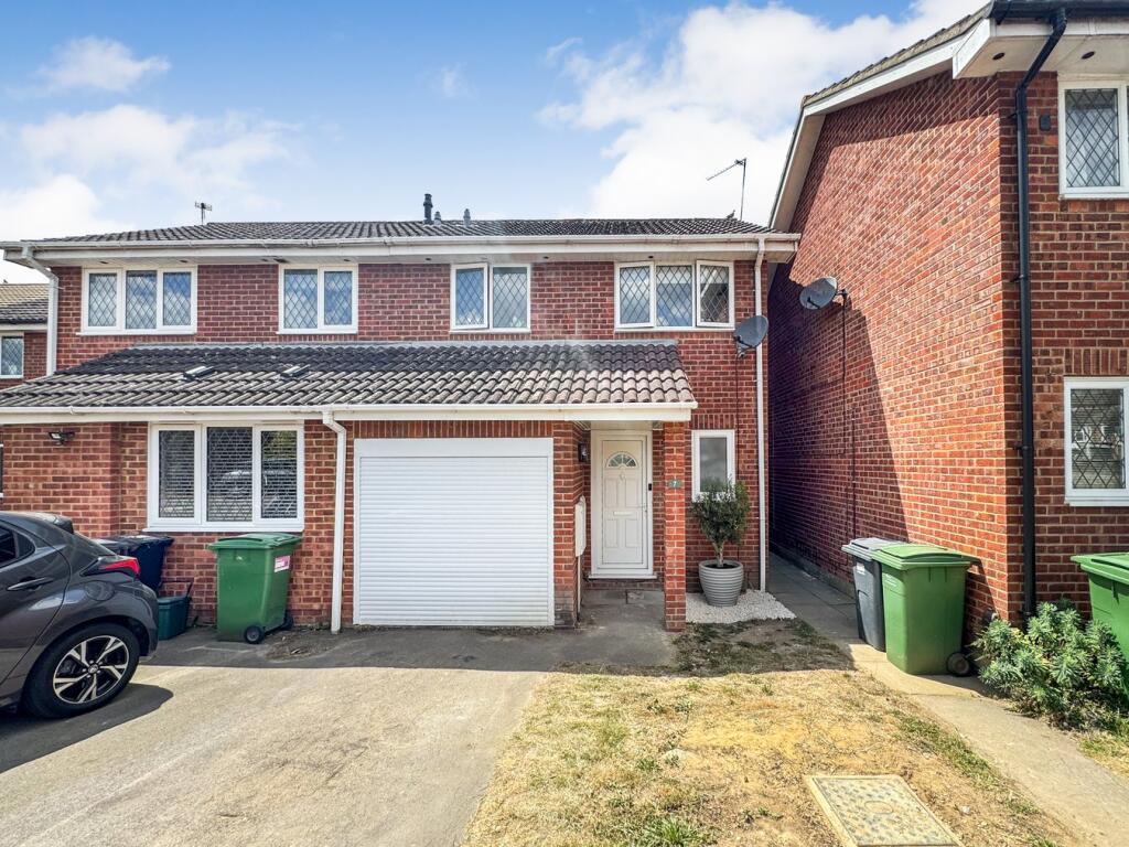 Main image of property: Calshot Place, Calcot, Reading, RG31
