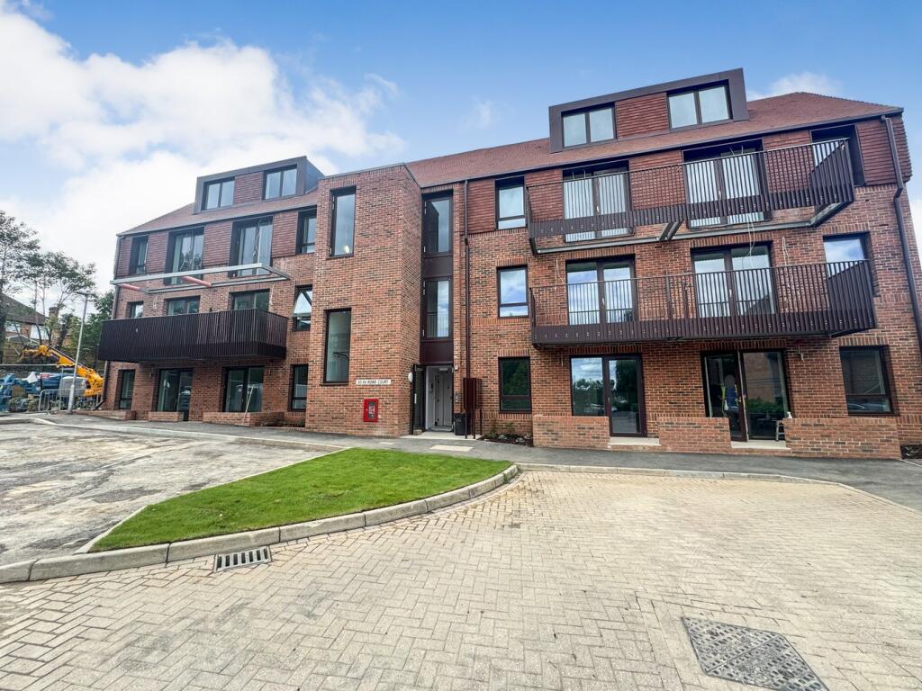 Main image of property: Grovelands Road, Reading , RG30