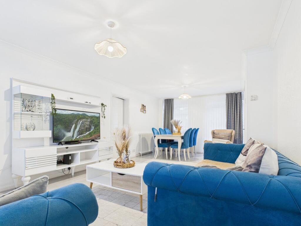 Main image of property: Newbery Close, Tilehurst, Reading, RG31