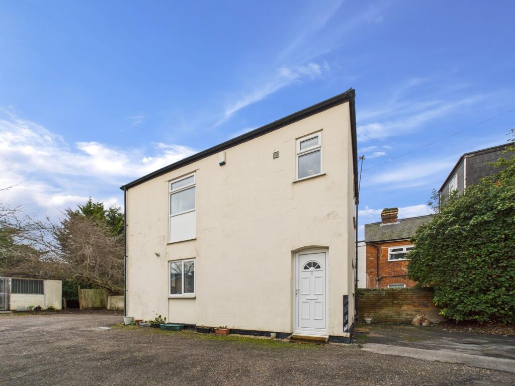 Main image of property: School Road, Tilehurst, Reading, RG31