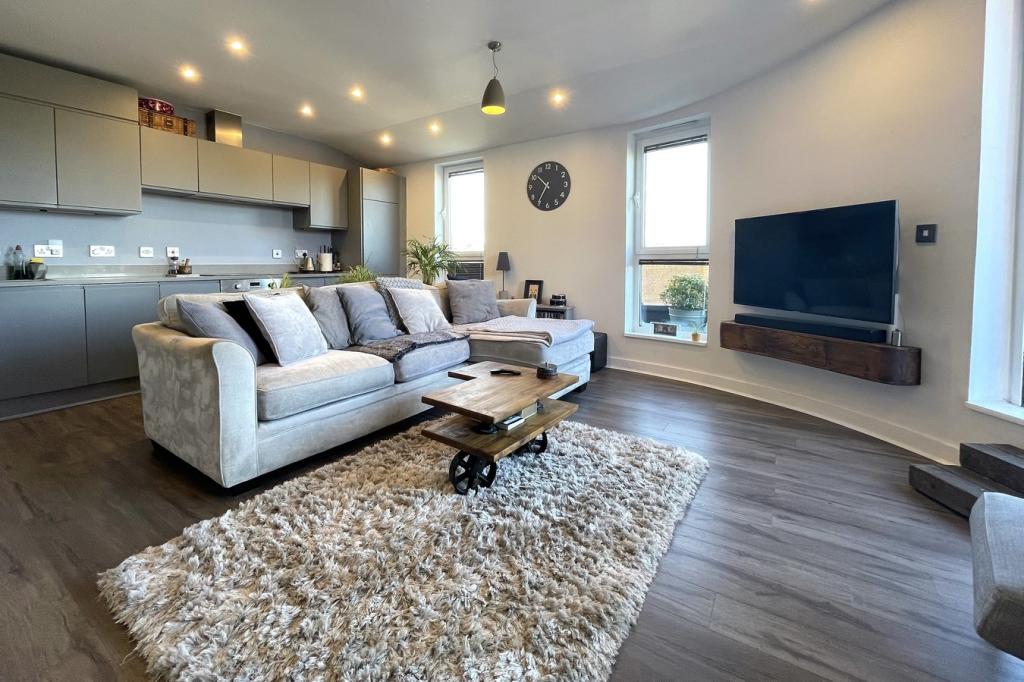 2 bedroom apartment for sale in Southern Road, CAMBERLEY, GU15