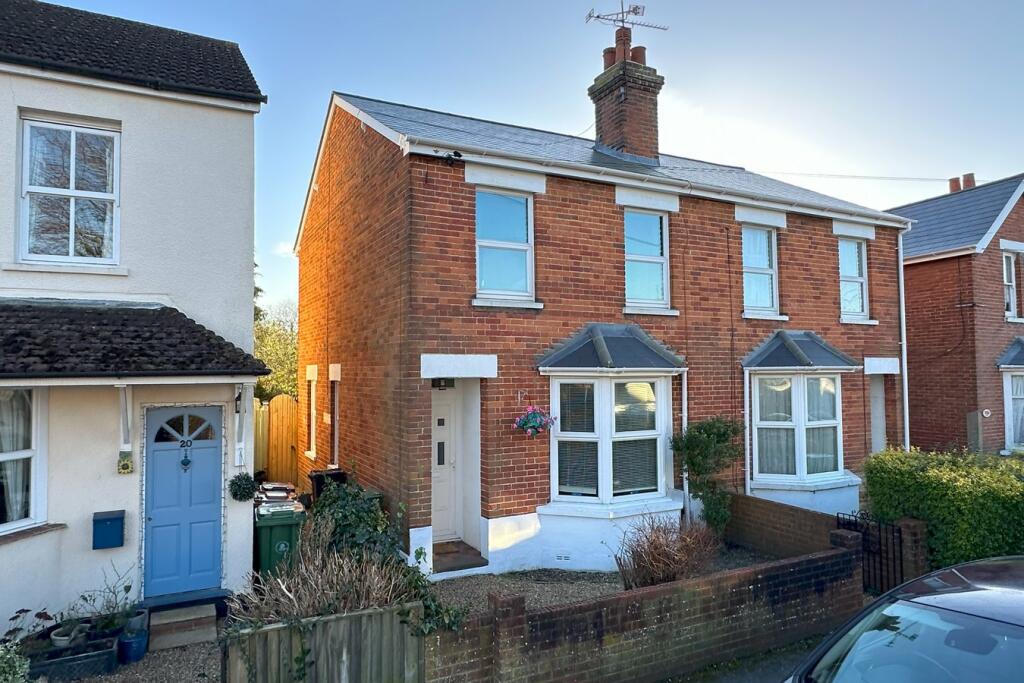 2 bedroom semidetached house for sale in Watchetts Road, CAMBERLEY, GU15