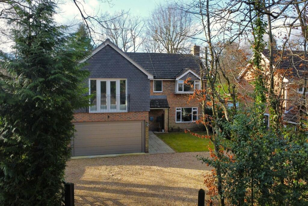 5 bedroom detached house for sale in St Catherines Road, FRIMLEY GREEN, GU16