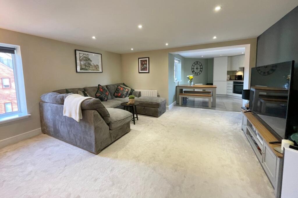 Main image of property: Queens Road, FARNBOROUGH, GU14