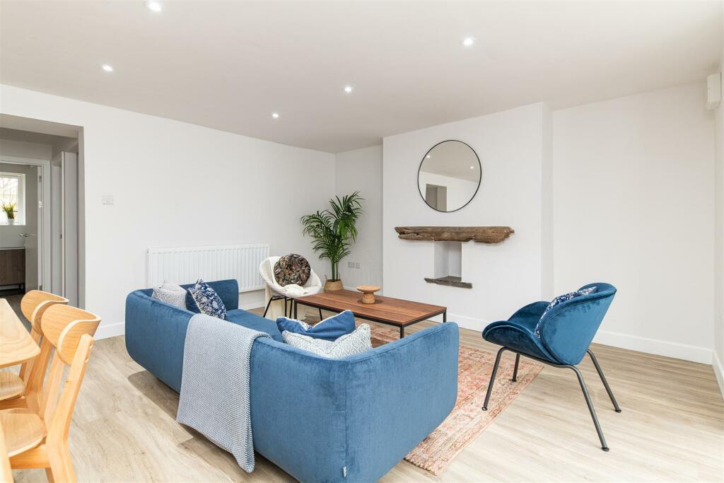2 bedroom flat for rent in Akenside Terrace, Jesmond, Newcastle Upon Tyne, NE2