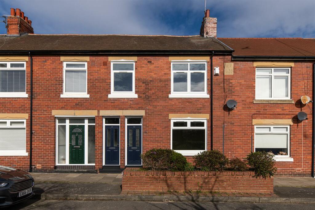 2 bedroom flat for sale in Red House Road, Hebburn, NE31