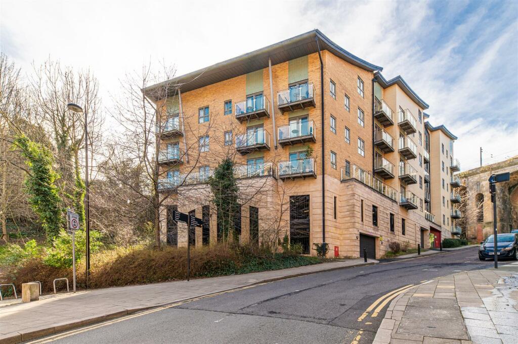 2 bedroom apartment for rent in Manor Chare Apartments, City Centre