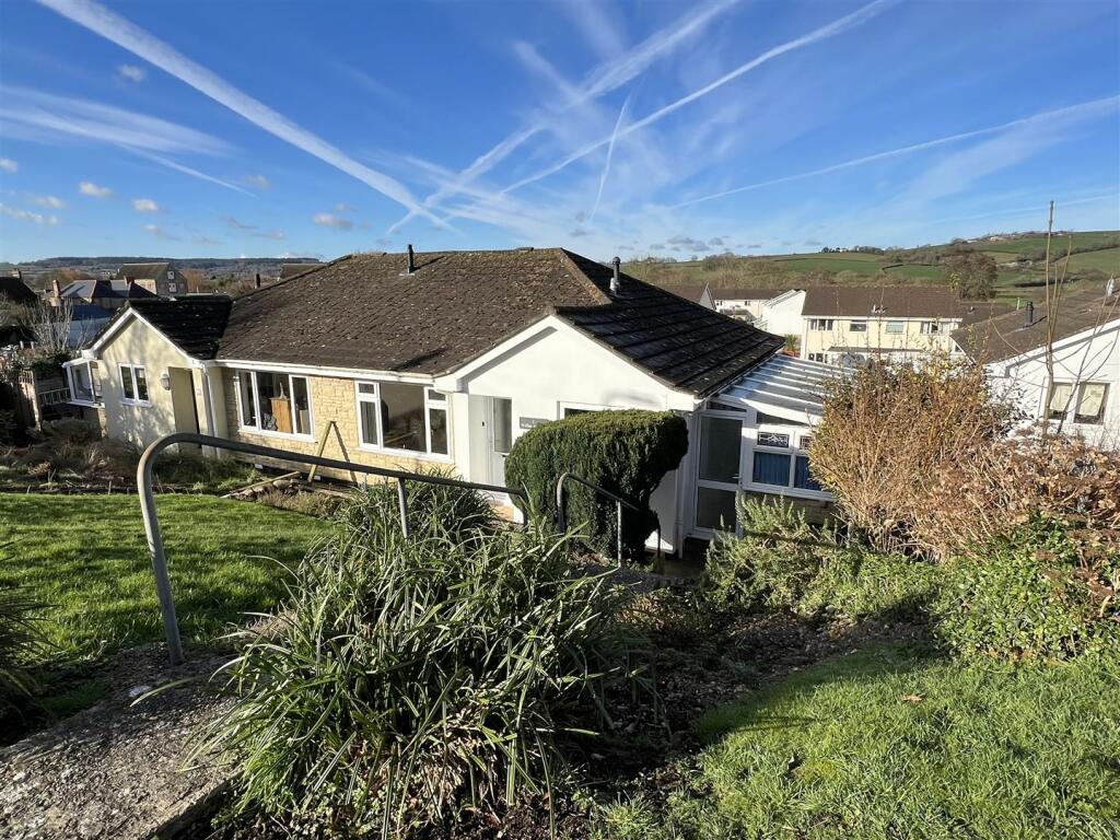 2 bedroom semidetached bungalow for sale in Willhayes Park, Axminster