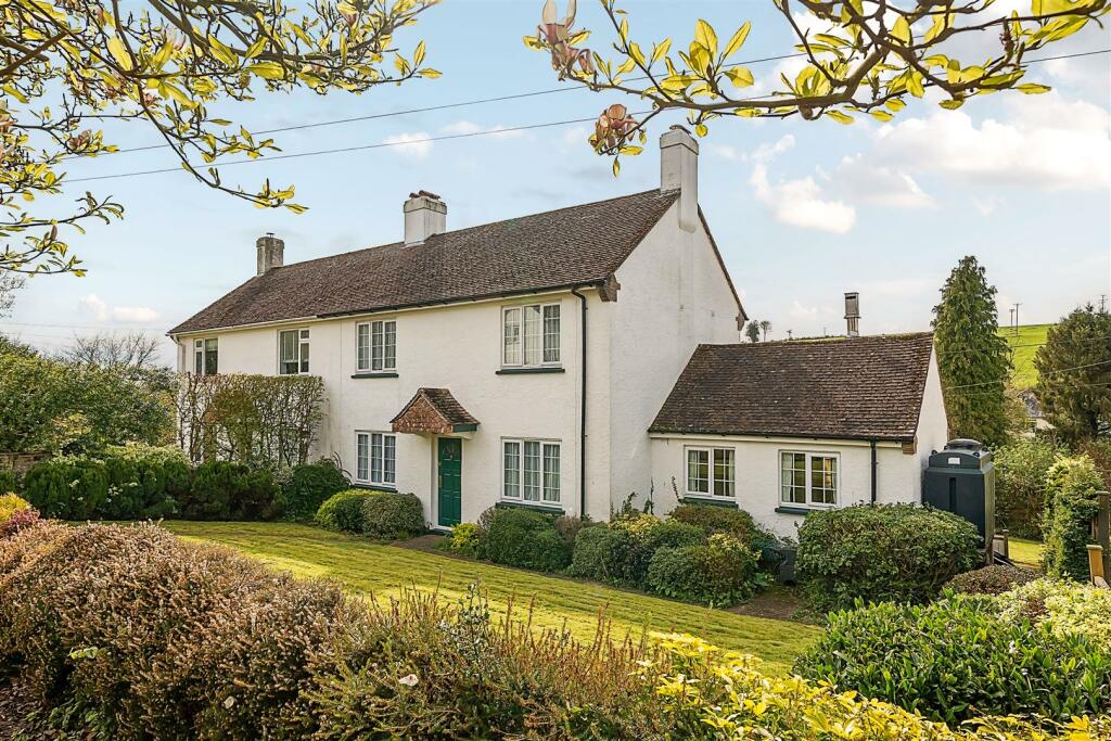 3 bedroom semidetached house for sale in Springfield, Membury