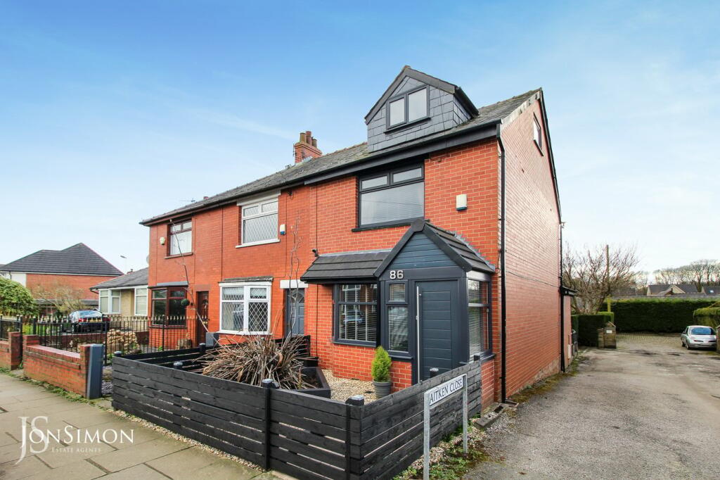 3 bedroom terraced house for sale in Nuttall Lane, Ramsbottom, Bury, BL0