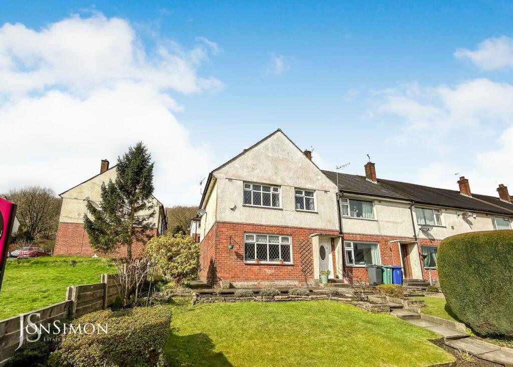 3 bedroom town house for sale in Holden Avenue, Ramsbottom, Bury, BL0