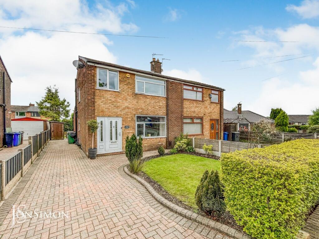 3 bedroom semidetached house for sale in Road, Brook