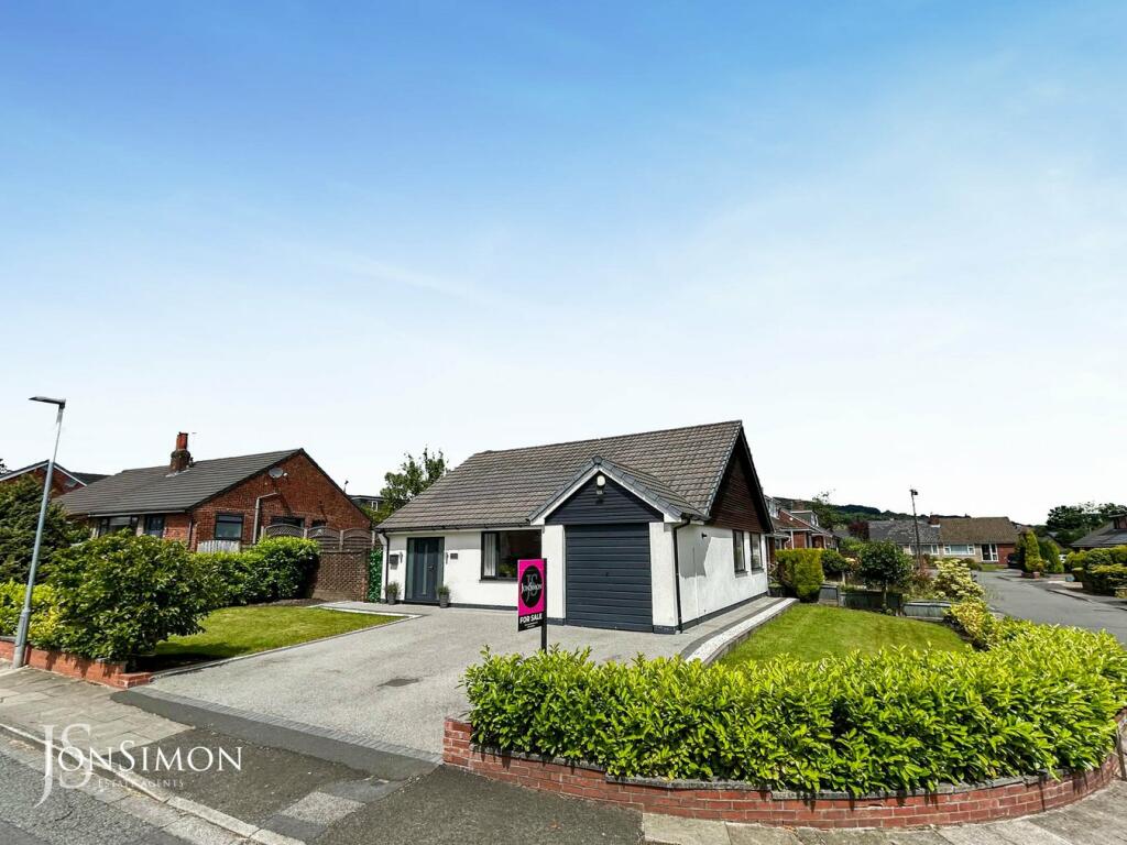 2 bedroom semidetached bungalow for sale in Vernon Road, Greenmount
