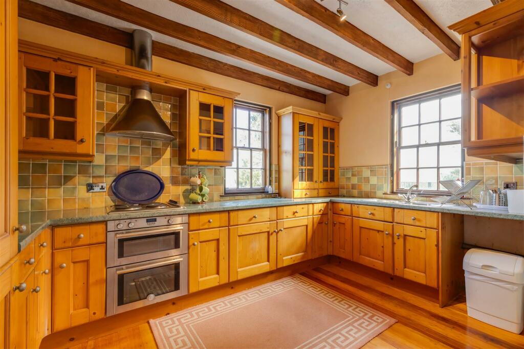 Additional property image - Main Road, Gwaelod-Y-Garth, Cardiff