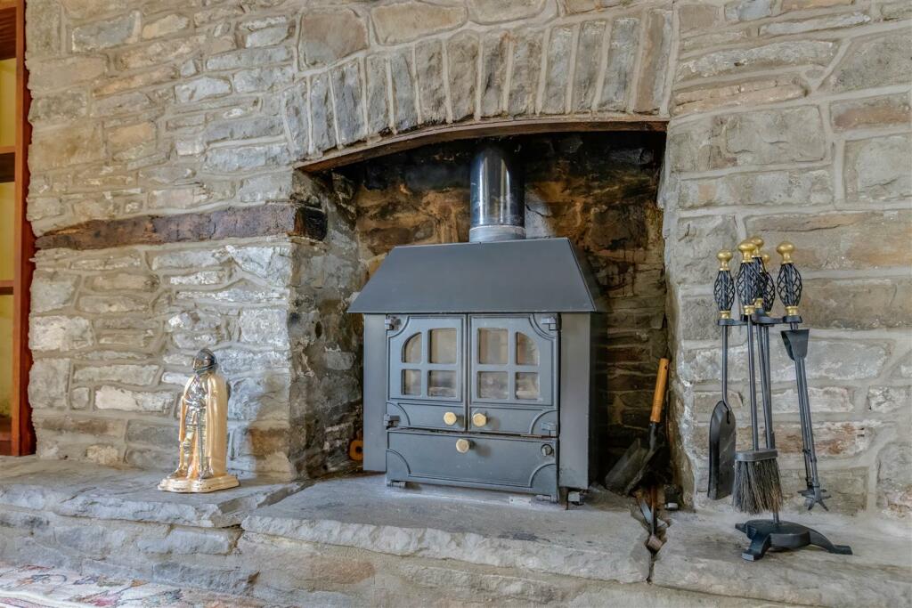 Additional property image - Main Road, Gwaelod-Y-Garth, Cardiff
