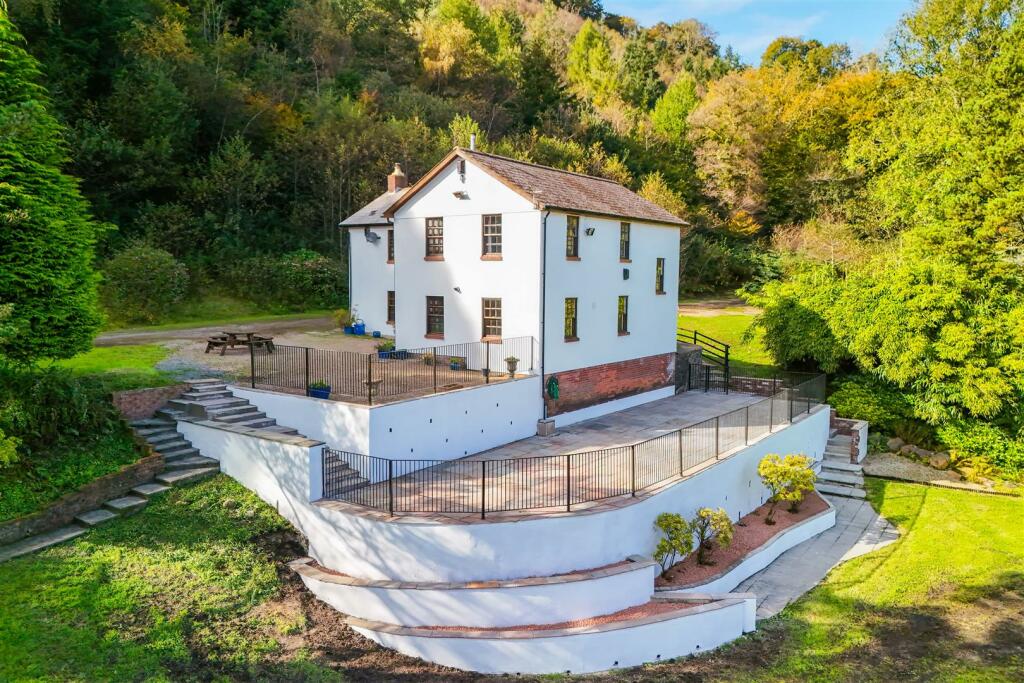 Additional property image - Main Road, Gwaelod-Y-Garth, Cardiff