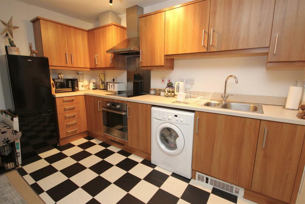 Additional property image - Wyncliffe Gardens, Cardiff