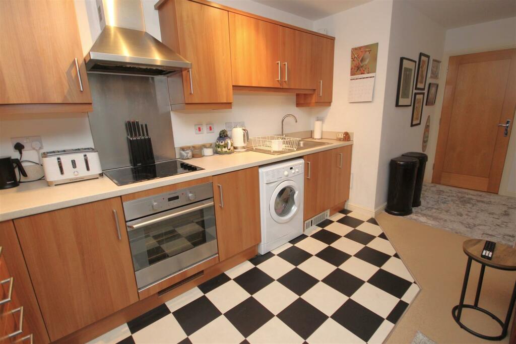 Additional property image - Wyncliffe Gardens, Cardiff