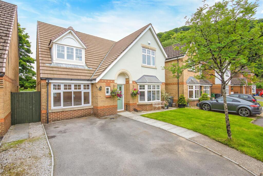 Main image of property: Ffordd Yr Afon, Gwaelod-Y-Garth, Cardiff