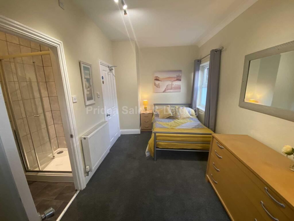Main image of property: Ensuite Double Room, South Park