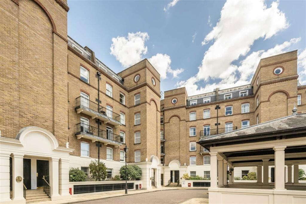 Main image of property: Lindsay Square, Pimlico