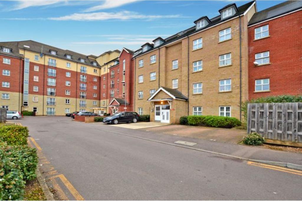 3 bedroom apartment for rent in Palgrave Road, Bedford, MK42