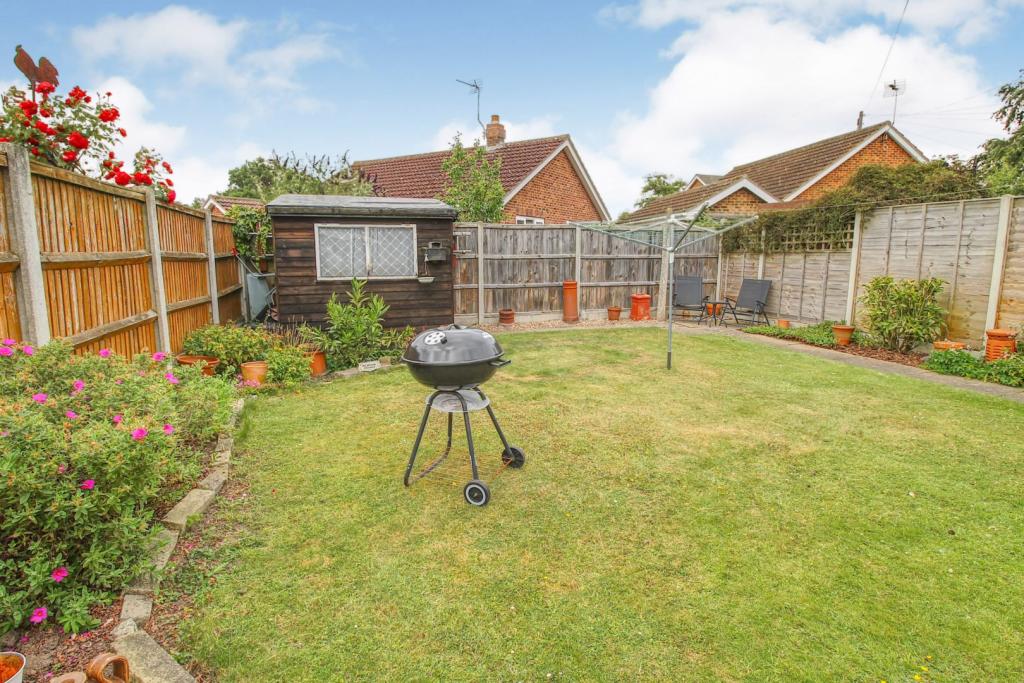 3 bedroom semidetached bungalow for sale in Greenborough Road, Sprowston, Norwich, NR7