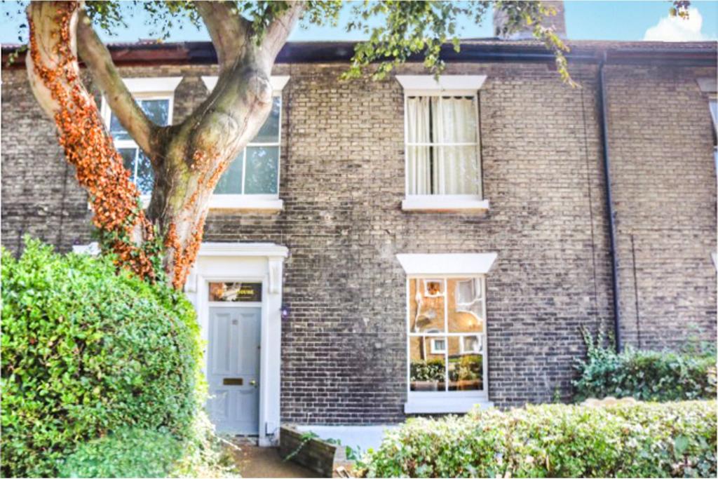 4 bedroom terraced house for sale in Grove Road, Norwich, NR1