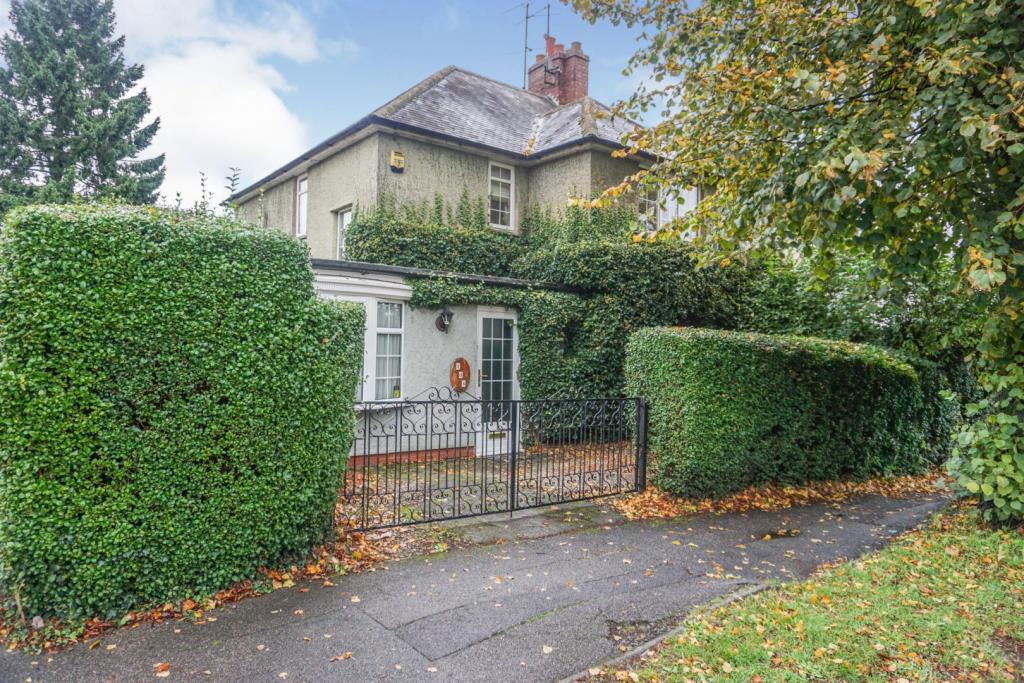 3 bedroom semidetached house for sale in Naseby Road, Kettering, NN16