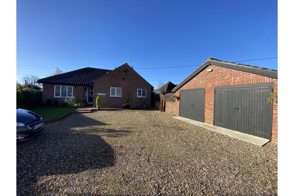 3 bedroom detached bungalow for sale in Mill Road, Stowmarket, IP14