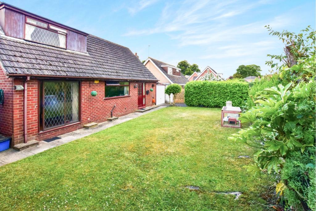 3 bedroom detached bungalow for sale in Chapel Lane, Rode Heath, Stoke