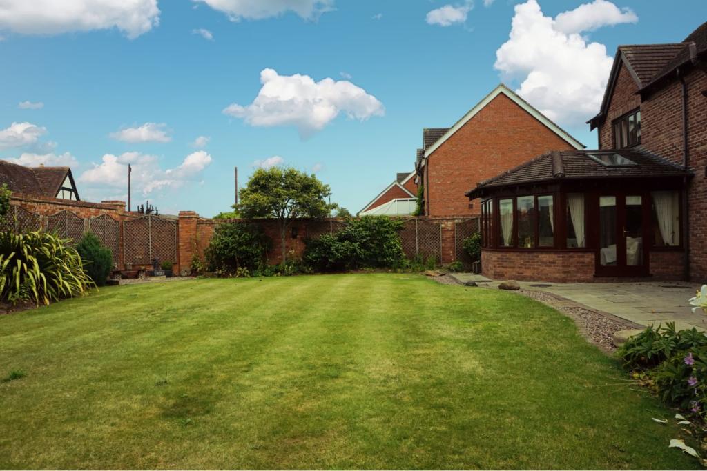 4 bedroom detached house for sale in Manor Farm, Uffington, Shrewsbury, SY4