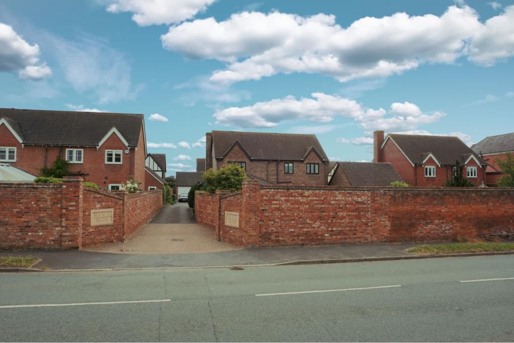 4 bedroom detached house for sale in Manor Farm, Uffington, Shrewsbury, SY4