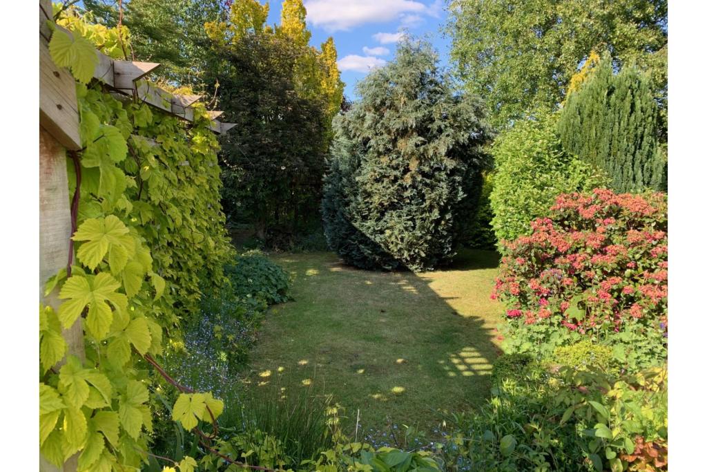 4 bedroom barn conversion for sale in Cherrington Manor Court, Newport